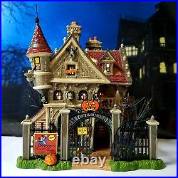 DEPT 56 Snow Village Halloween Disney MICKEY'S HAUNTED HOUSE! Perfect, Mansion