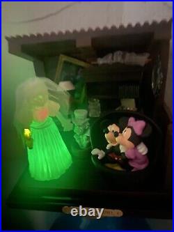 Disney Haunted Mansion 999 HAPPY HAUNTS Who Lives In Your Attic LIGHTS/SOUND NEW