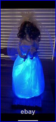 Disney Haunted Mansion Bride Big Figure (2006)