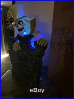 Disney Haunted Mansion HATBOX GHOST big figure tombstone lights 2 FEET tall RARE
