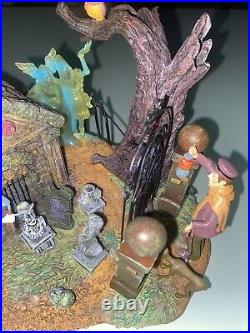 Disney Haunted Mansion Light Up Limited Edition Grave Yard Scene New