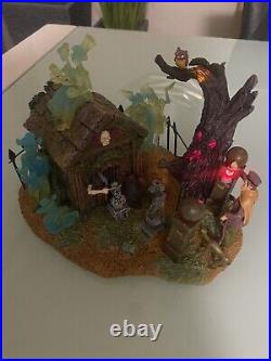 Disney Haunted Mansion Light Up Limited Edition Grave Yard Scene New
