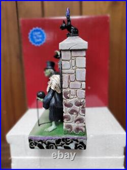 Disney Parks Haunted Mansion Beware of Hitchhiking Ghosts Jim Shore Figurine