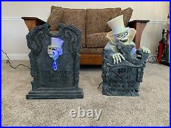 Disney's Haunted Mansion Light Up Tombstone Phineas and Hatbox Ghost