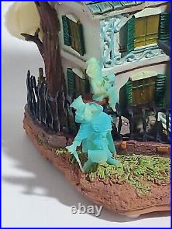 HAUNTED MANSION DISNEY LIGHTED HOUSE Hitchhiking Ghosts with Fiber Optic In Box