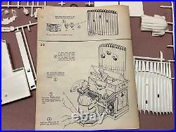 MPC 112 Walt Disney's Haunted Mansion Play It Again Sam Model Kit 5052, Open