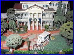 NEW Disneyland Haunted Mansion Miniature Replica Olzewsi