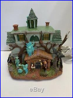 RARE Disney Haunted Mansion Hitchhiking Ghosts, Hatbox Ghost Light Up Music Box