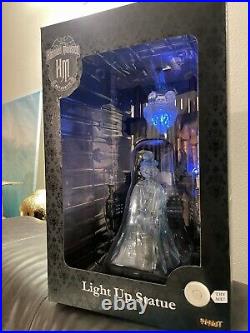 The Haunted Mansion Victor Geist 14 Organist Light Up Exclusive Statue Disney