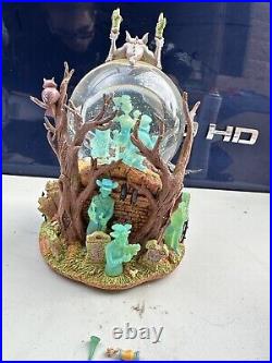 VINTAGE Ltd Ed Disney Haunted Mansion Hitchhiking Ghost Musical Lighted Globe 1E